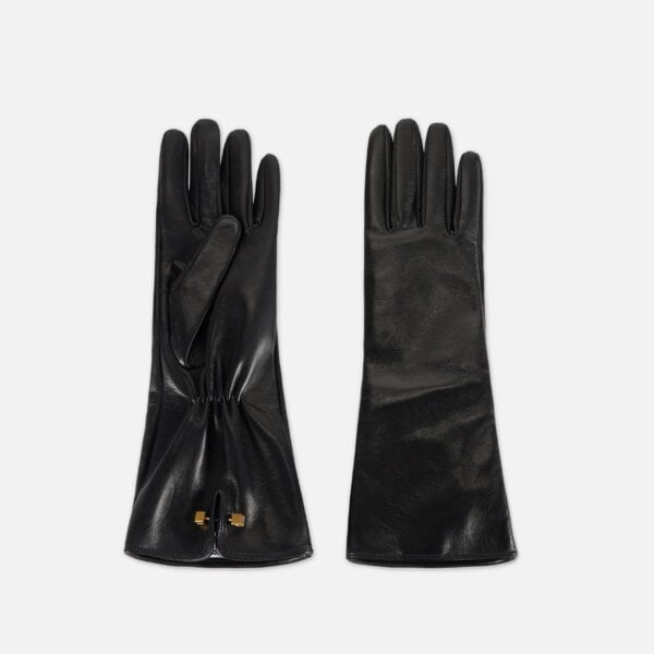 Gloves in nappa leather with piercing