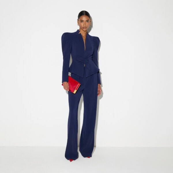 Trousers in lightweight crêpe fabric with belt